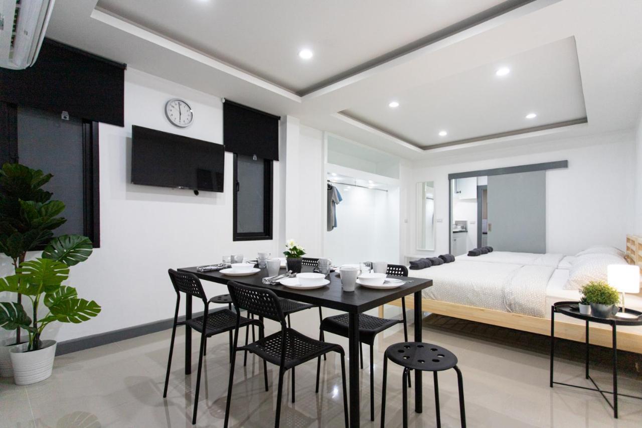Apartamento estudio de 45 m² en Silom, con 1 baño privado. Bangkok Exterior foto